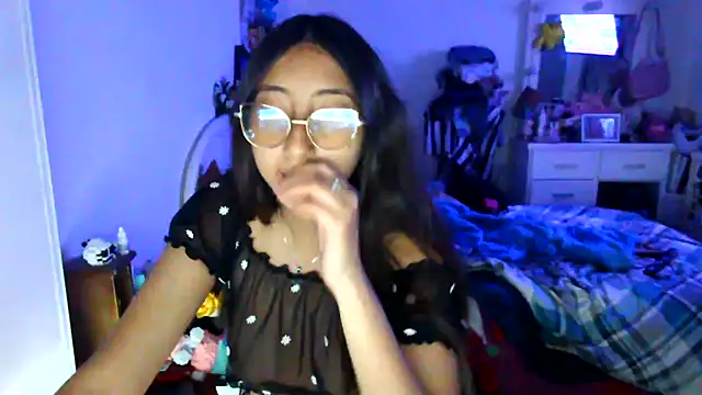 Nanylux online show from November 20, 2025, 2:23 am