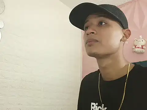 Snapshot of willytal2025 chatting on December 22, 2025, 2:03 pm willytal2025 online show from December 22, 2025, 2:03 pm