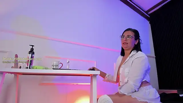 Sienarosewood online show from February 19, 2026, 4:08 am