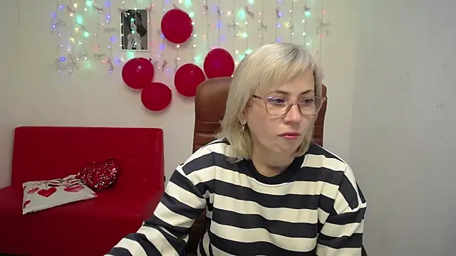 Snapshot of LaurenWishy chatting on January 17, 2026, 6:07 am LaurenWishy online show from January 17, 2026, 6:07 am