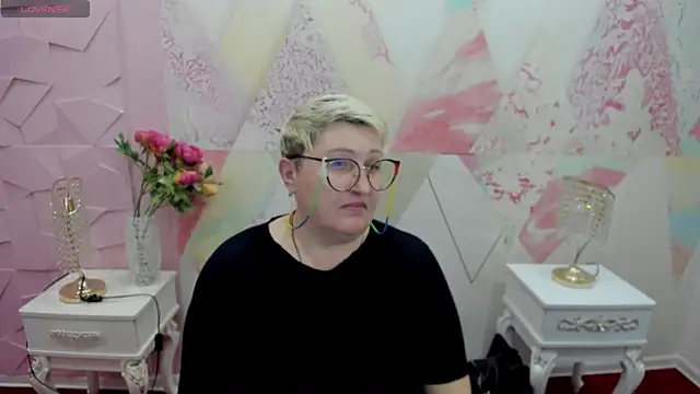 Snapshot of Helga_anasis1 chatting on November 19, 2025, 6:57 am Helga anasis1 online show from November 19, 2025, 6:57 am