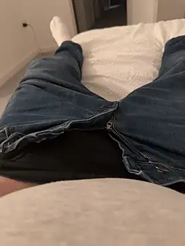 Snapshot of -bfc1882- chatting on February 23, 2026, 6:27 pm -bfc1882- online show from February 23, 2026, 6:27 pm