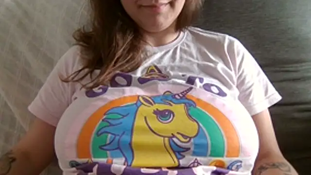 xxxluana online show from April 16, 2026, 6:30 pm