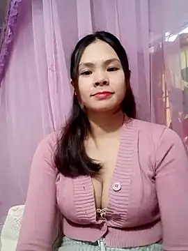 quynhquynh  online show from February 5, 2026, 3:33 am