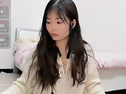 Snapshot of Ava-Baby chatting on November 19, 2025, 1:11 pm Ava-Baby online show from November 19, 2025, 1:11 pm