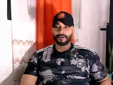 musclehetero online show from June 5, 2026, 2:07 am