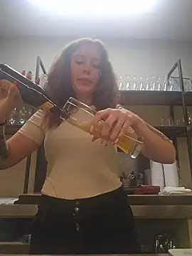 Snapshot of Megintbeus chatting on November 23, 2025, 8:52 pm Megintbeus online show from November 23, 2025, 8:52 pm