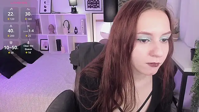 Snapshot of BeautifulSnake chatting on December 3, 2025, 8:29 pm BeautifulSnake online show from December 3, 2025, 8:29 pm