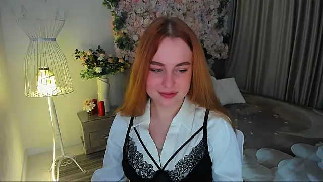 Snapshot of AirySilhouette chatting on November 23, 2025, 10:37 am AirySilhouette online show from November 23, 2025, 10:37 am