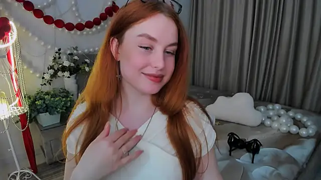 Snapshot of AirySilhouette chatting on April 21, 2026, 2:37 am AirySilhouette online show from April 21, 2026, 2:37 am