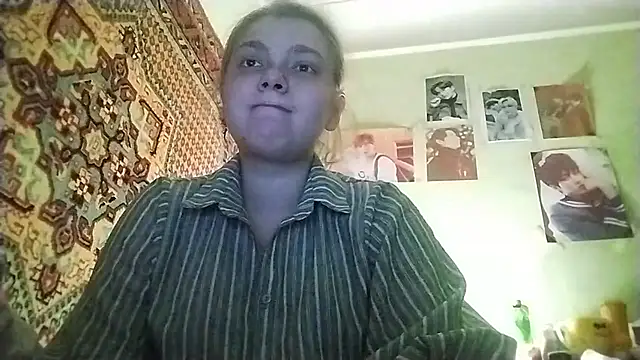 Snapshot of KikiBang chatting on March 19, 2026, 8:13 pm KikiBang online show from March 19, 2026, 8:13 pm