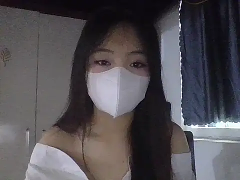 Anamis18 online show from December 21, 2025, 9:49 am