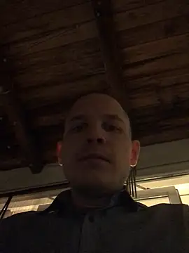 Spielzeugtwink online show from March 7, 2026, 7:22 pm