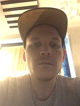 Spielzeugtwink online show from March 11, 2026, 3:29 pm