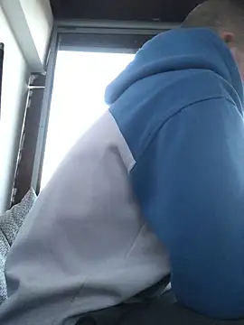 Spielzeugtwink online show from April 20, 2026, 6:31 pm