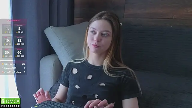 EmilieLong online show from April 11, 2026, 7:45 am