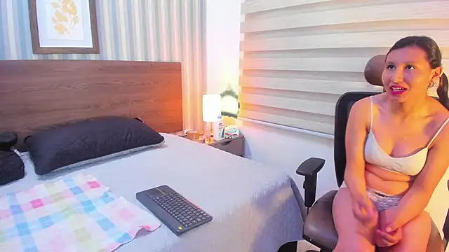 Snapshot of Katy_Gomez_ chatting on December 4, 2025, 1:42 pm Katy Gomez online show from December 4, 2025, 1:42 pm