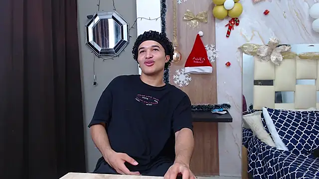 sweett love  online show from December 5, 2025, 3:26 am