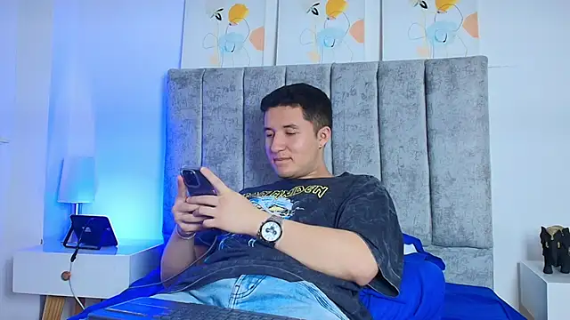 Ethan-Connor online show from November 22, 2025, 8:52 pm