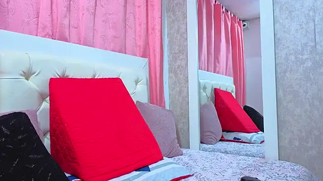 alicee foox online show from April 13, 2026, 5:29 pm