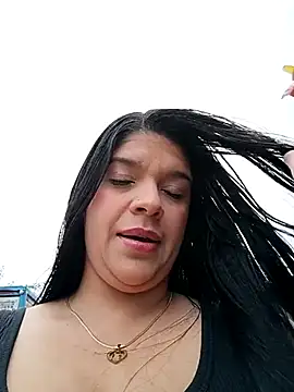 Snapshot of Layla-daring chatting on February 3, 2026, 6:24 pm Layla-daring online show from February 3, 2026, 6:24 pm