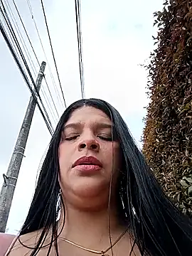 Snapshot of Layla-daring chatting on February 6, 2026, 6:44 pm Layla-daring online show from February 6, 2026, 6:44 pm