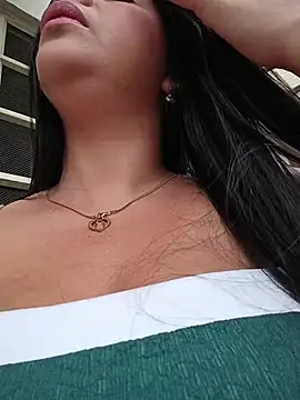 Snapshot of Layla-daring chatting on February 16, 2026, 6:26 pm Layla-daring online show from February 16, 2026, 6:26 pm