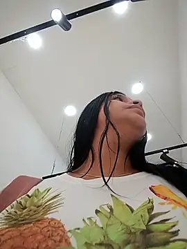 Snapshot of Layla-daring chatting on March 3, 2026, 6:14 pm Layla-daring online show from March 3, 2026, 6:14 pm