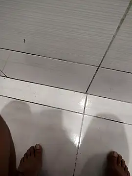 Kfrtui1 online show from November 20, 2025, 6:24 am