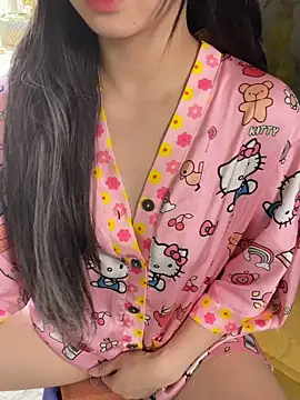 XndSeraphina online show from March 8, 2026, 5:00 am