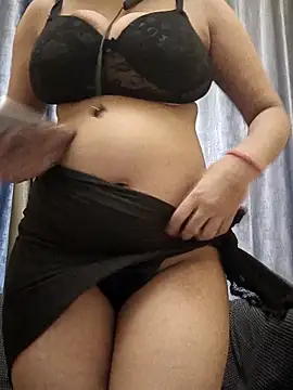 Snapshot of Smita_silk69 chatting on April 5, 2026, 5:37 am Smita silk69 online show from April 5, 2026, 5:37 am