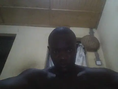 UsTwo  online show from November 22, 2025, 7:13 pm