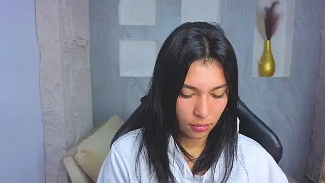 Paris b  online show from November 26, 2025, 3:18 am