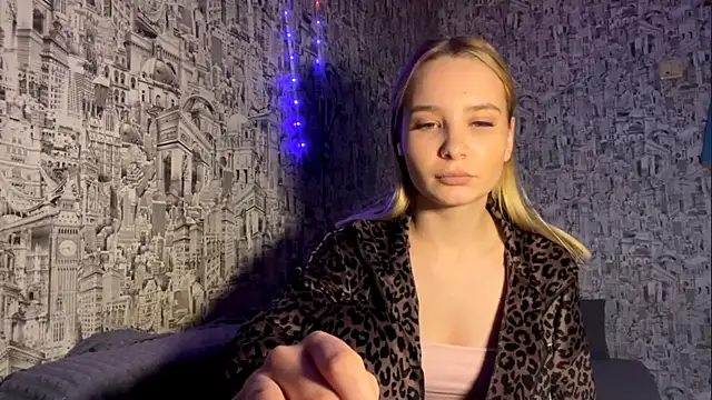 Snapshot of SophieLorein chatting on November 27, 2025, 10:06 am SophieLorein online show from November 27, 2025, 10:06 am