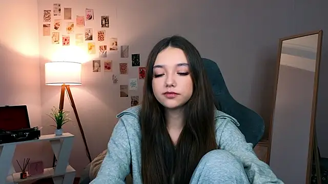 Vexorine online show from February 15, 2026, 7:32 pm