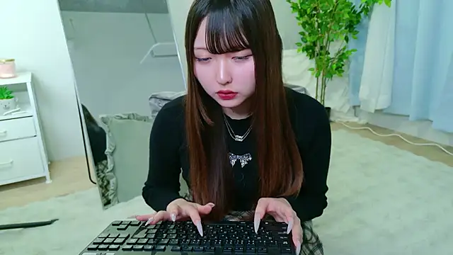  Sakura F online show from April 5, 2026, 3:31 pm