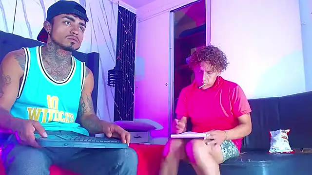 Hot Latino x online show from December 22, 2025, 7:55 pm