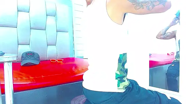 Hot Latino x online show from March 21, 2026, 12:32 pm