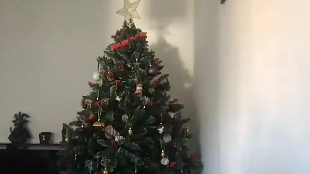 LittlemissjuicyJ online show from December 2, 2025, 12:43 pm