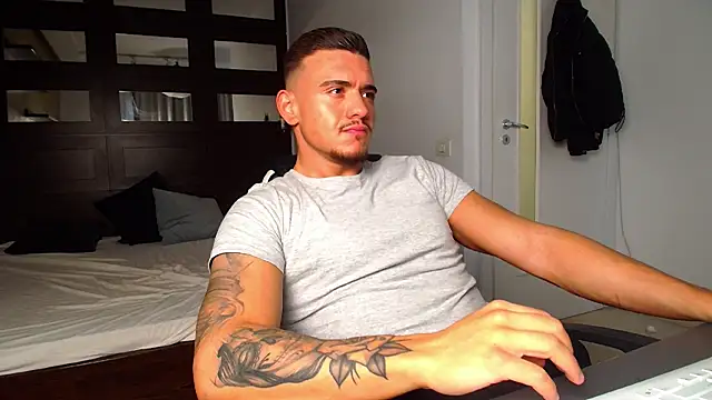 ElijahThorne online show from March 10, 2026, 6:40 am