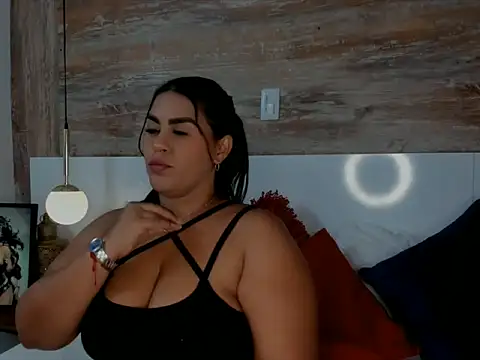 lathiffa online show from December 4, 2025, 8:39 pm