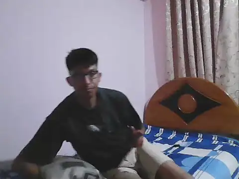 Snapshot of LUISxtlv2 chatting on November 26, 2025, 12:11 am LUISxtlv2 online show from November 26, 2025, 12:11 am