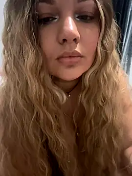 lasirenitabella online show from November 21, 2025, 2:21 am