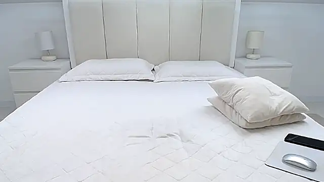 Milena29 online show from September 12, 2025, 4:56 am