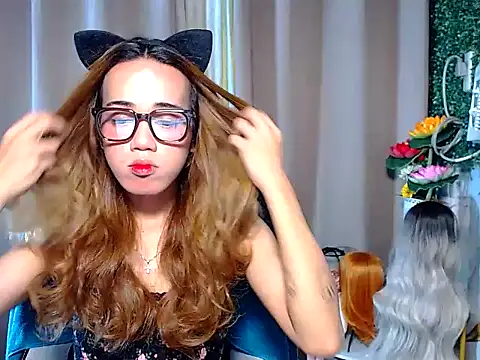 imadriana12 online show from December 19, 2025, 1:40 pm