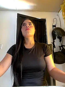 Snapshot of Marilyn_Monrou chatting on December 15, 2025, 6:34 pm Marilyn Monrou online show from December 15, 2025, 6:34 pm