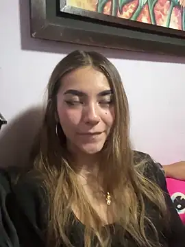 Snapshot of Yunaraa chatting on December 14, 2025, 4:07 am Yunaraa online show from December 14, 2025, 4:07 am