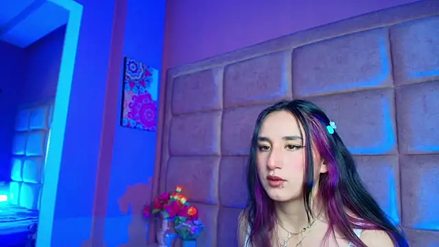 Snapshot of CharlotteStuart chatting on February 27, 2026, 4:01 am CharlotteStuart online show from February 27, 2026, 4:01 am