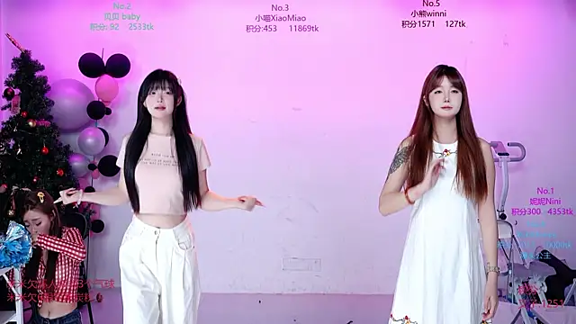 CM---002 online show from April 4, 2026, 1:48 am