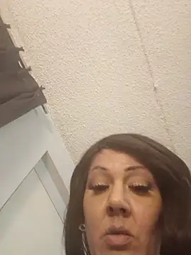 Adrianna505 online show from November 25, 2025, 4:34 am